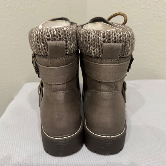 CLIFFS BY WHITE MOUNTAIN Women's Zippered Lace-Up Ankle Bootie with Knit Collar - Picture 3 of 7